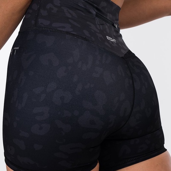 Echt Avant Shorts Leopard Print Black 